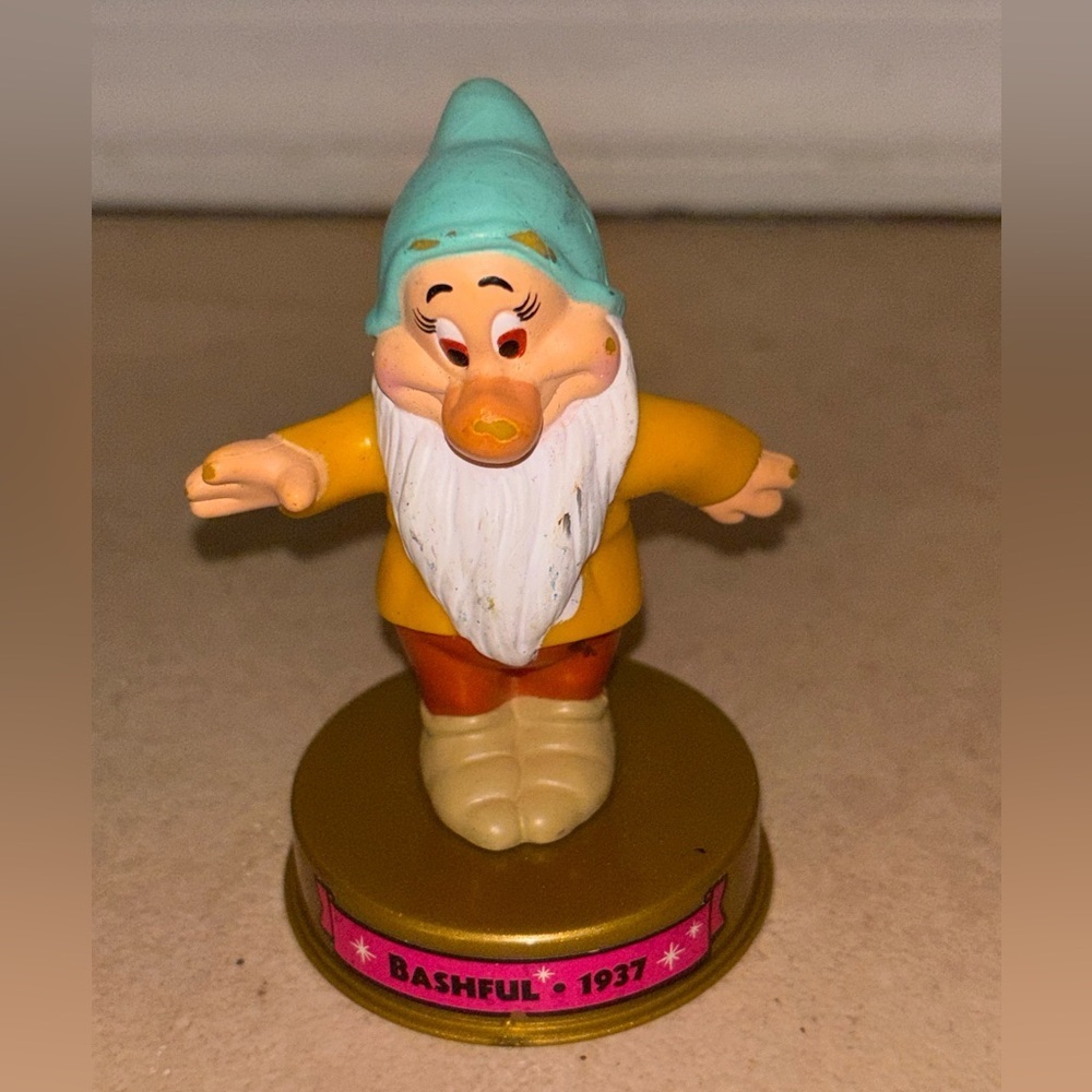 Bashful 1937 Figurine - Yellow and Blue